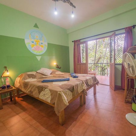 Chrissie'S Hotel Thekkady Eksteriør bilde