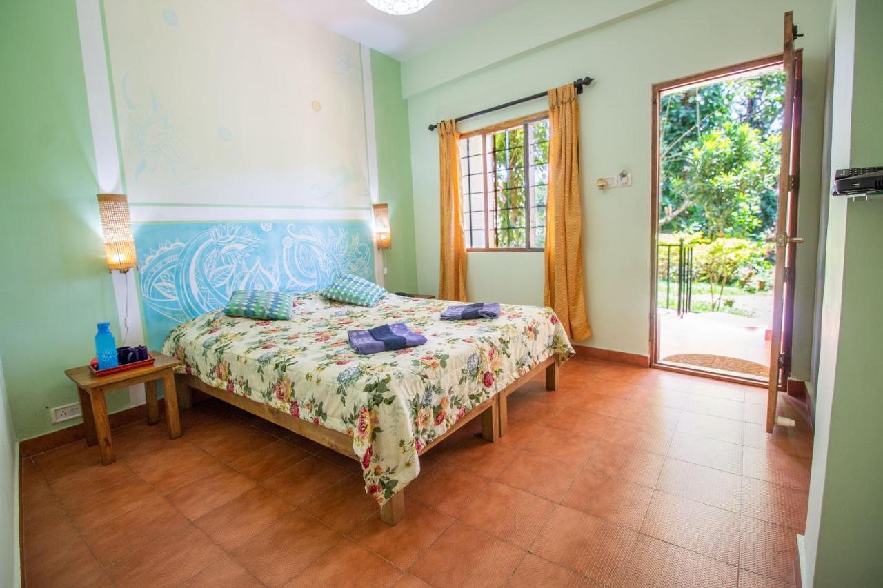 Chrissie'S Hotel Thekkady Eksteriør bilde